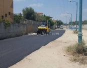 بالصور: أهالي حي شنير في اللد يبادرون لتعبيد شوارعهم بأنفسهم 